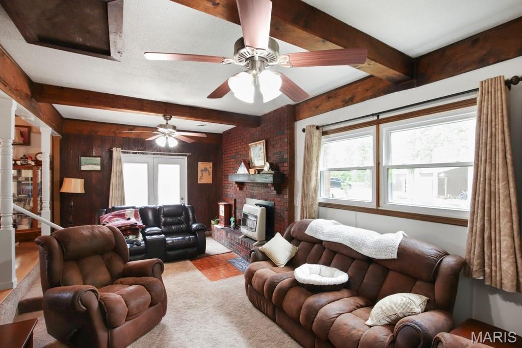 1066 Sun Meadow Road Bourbon, MO 65441 - Photo 7 of 31