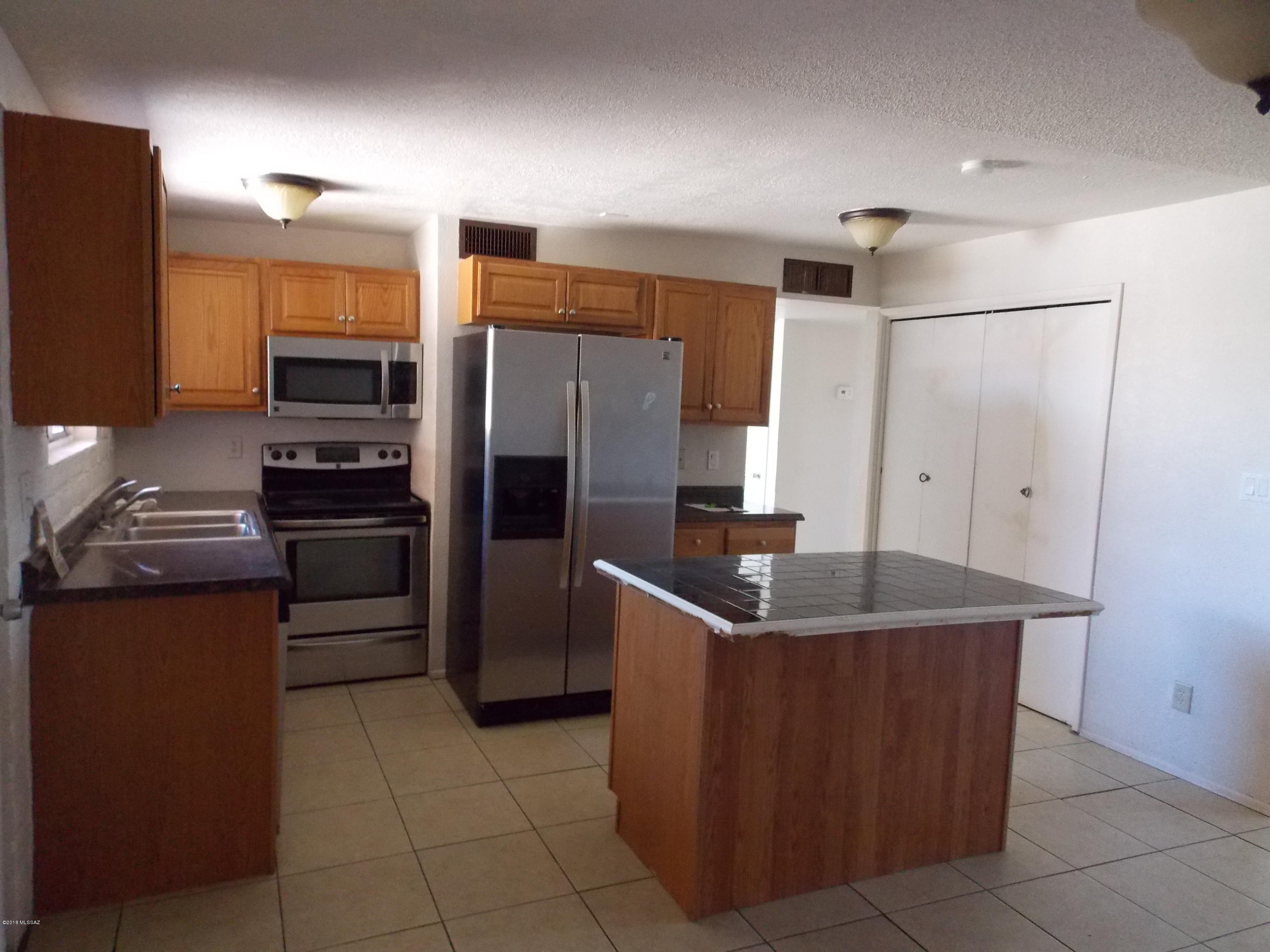 1832 West Caravelle Road Tucson, AZ 85713 - Photo 8 of 14 Gallery Image 8
