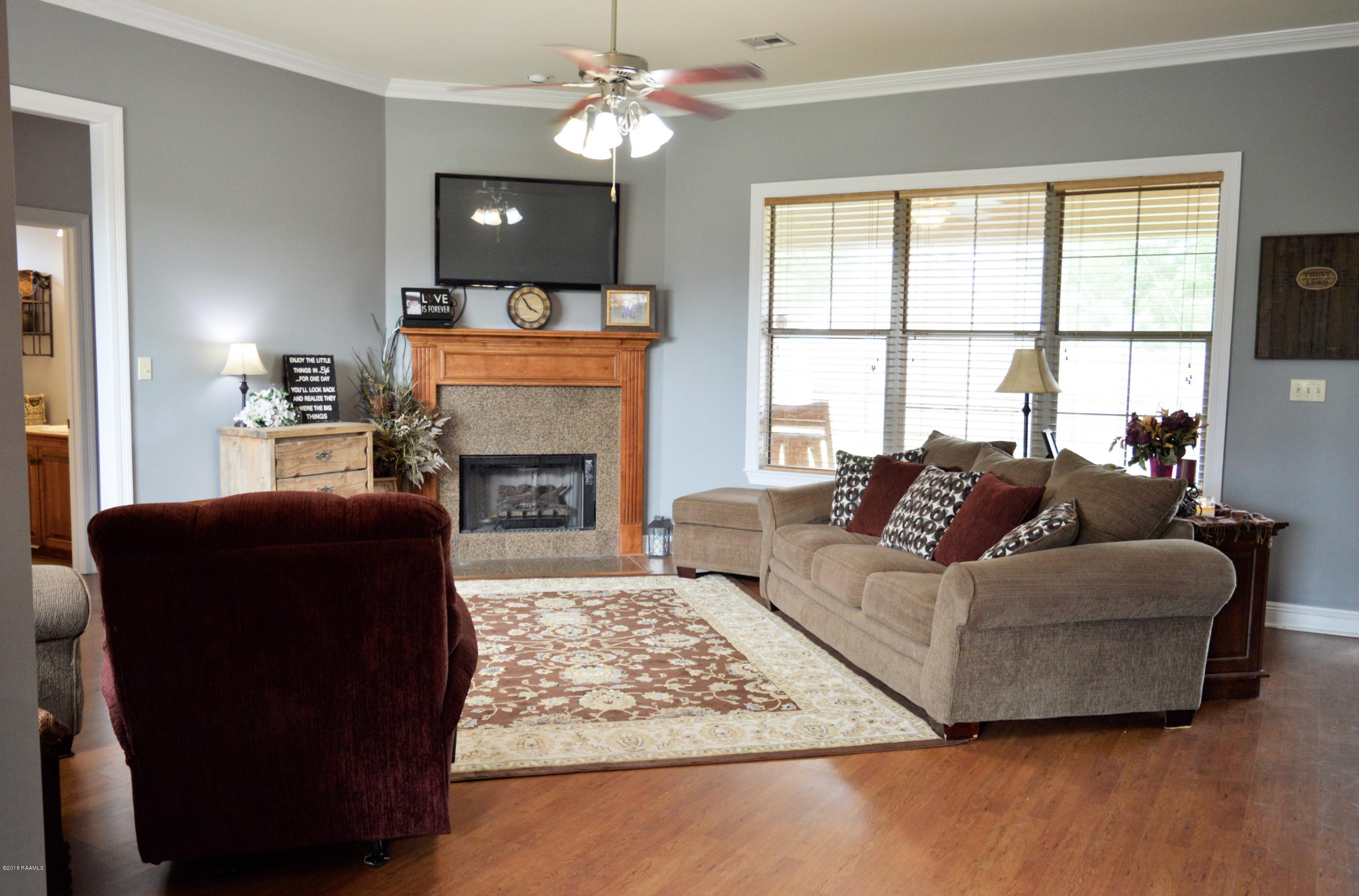 142 Rue Des Cannes Maurice, LA 70555 - Photo 4 of 33 Gallery Image 4