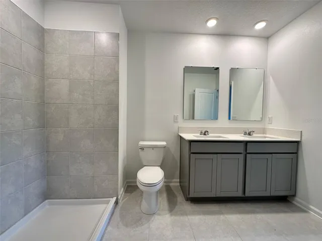 a view of a garage room