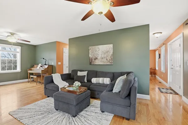 $699,000 | 6 Spinnaker Circle, Haverhill, MA 01830