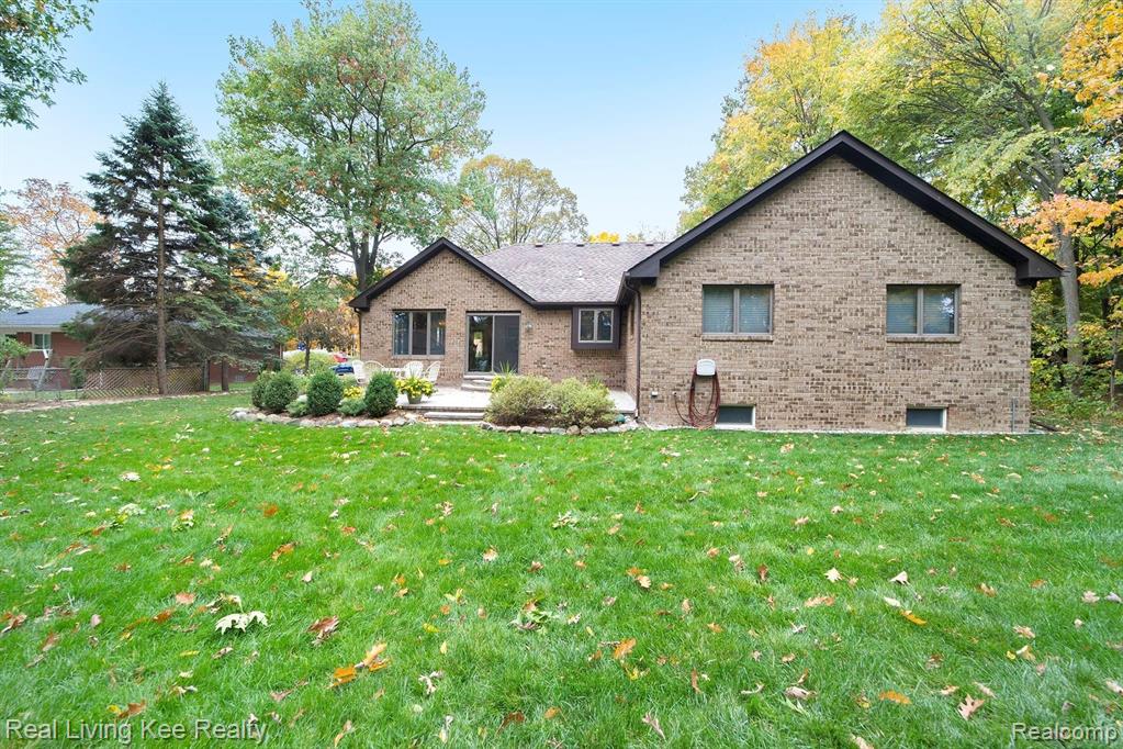 2631 Harrington Road Rochester Hills, MI 48307 - Photo 8 of 38