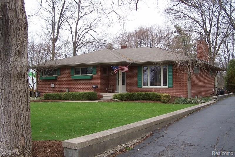 369 Chandler Street Romeo, MI 48065 - Photo 2 of 24 100_8621 (800x533).jpg