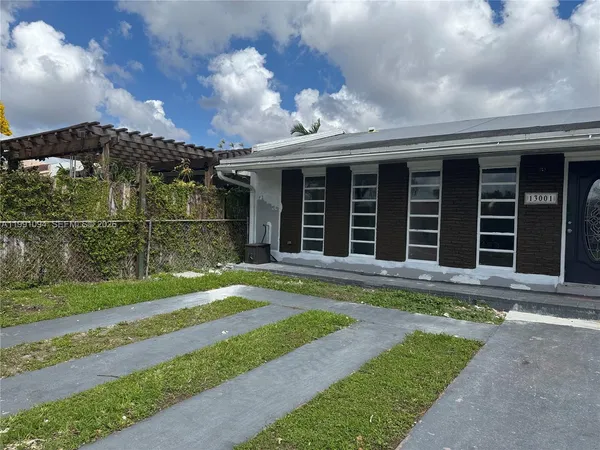 $2,850 | 13001 Southwest 53rd Street, Unit 13001, Miami, FL 33175