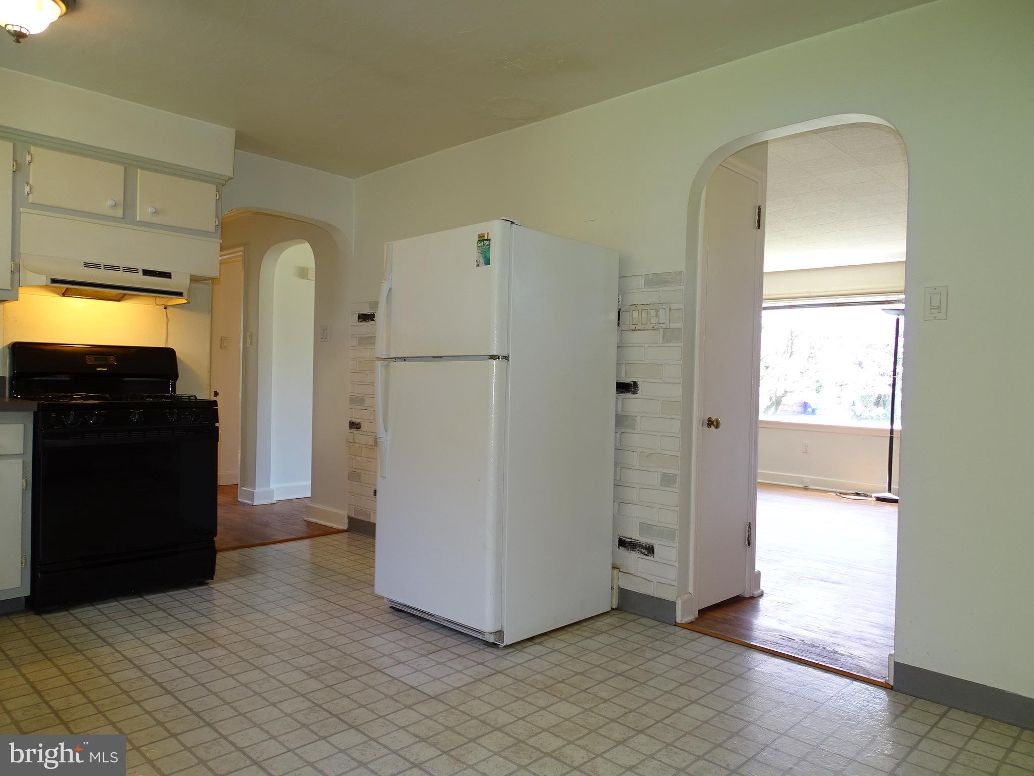 1127 Glendale Road York, PA 17403 - Photo 11 of 36 Gallery Image 11