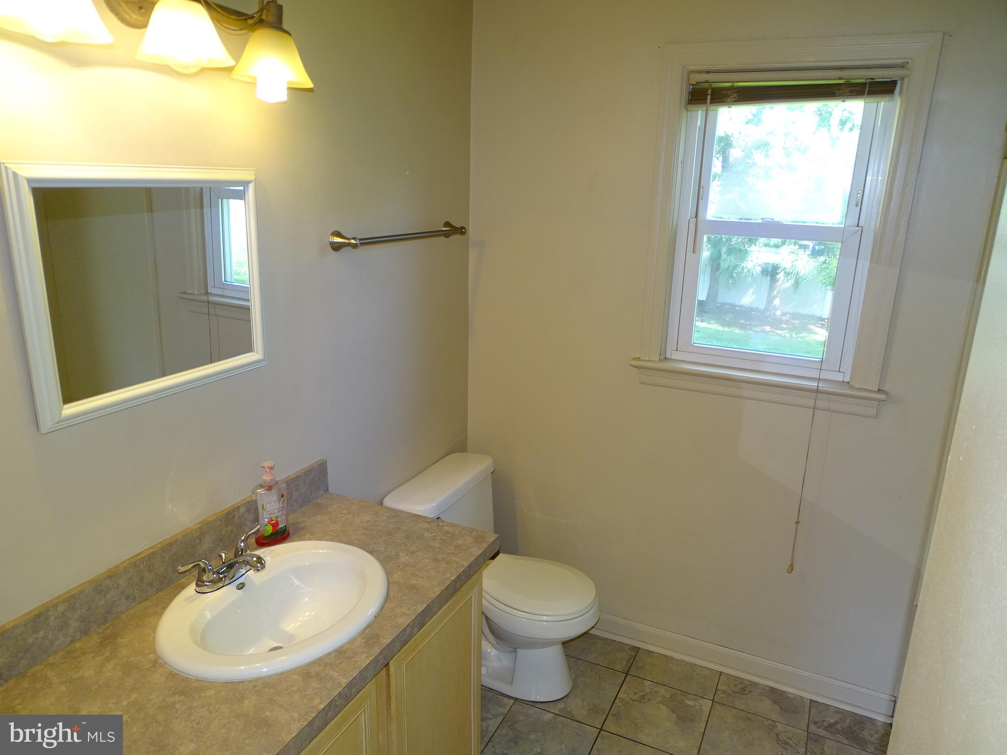 1127 Glendale Road York, PA 17403 - Photo 12 of 36 Gallery Image 12
