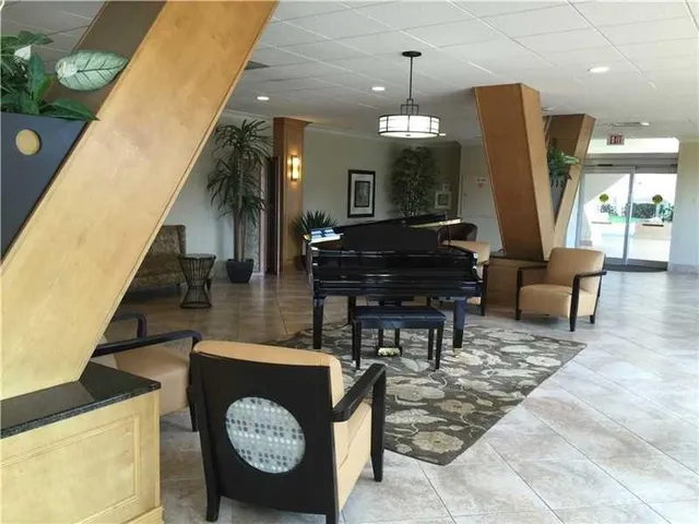 a picture of a floor plan and a living room