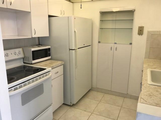 111 Briny Avenue, Unit 806 Pompano Beach, FL 33062 - Photo 3 of 40