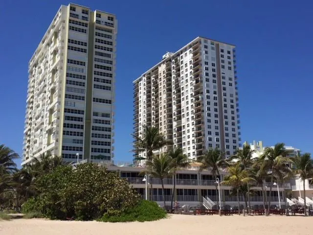 $2,000 | 111 Briny Avenue, Unit 806, Pompano Beach, FL 33062