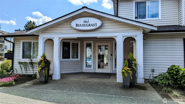 $415,000 | 12404 East Gibson Road, Unit P306, Everett, WA 98204
