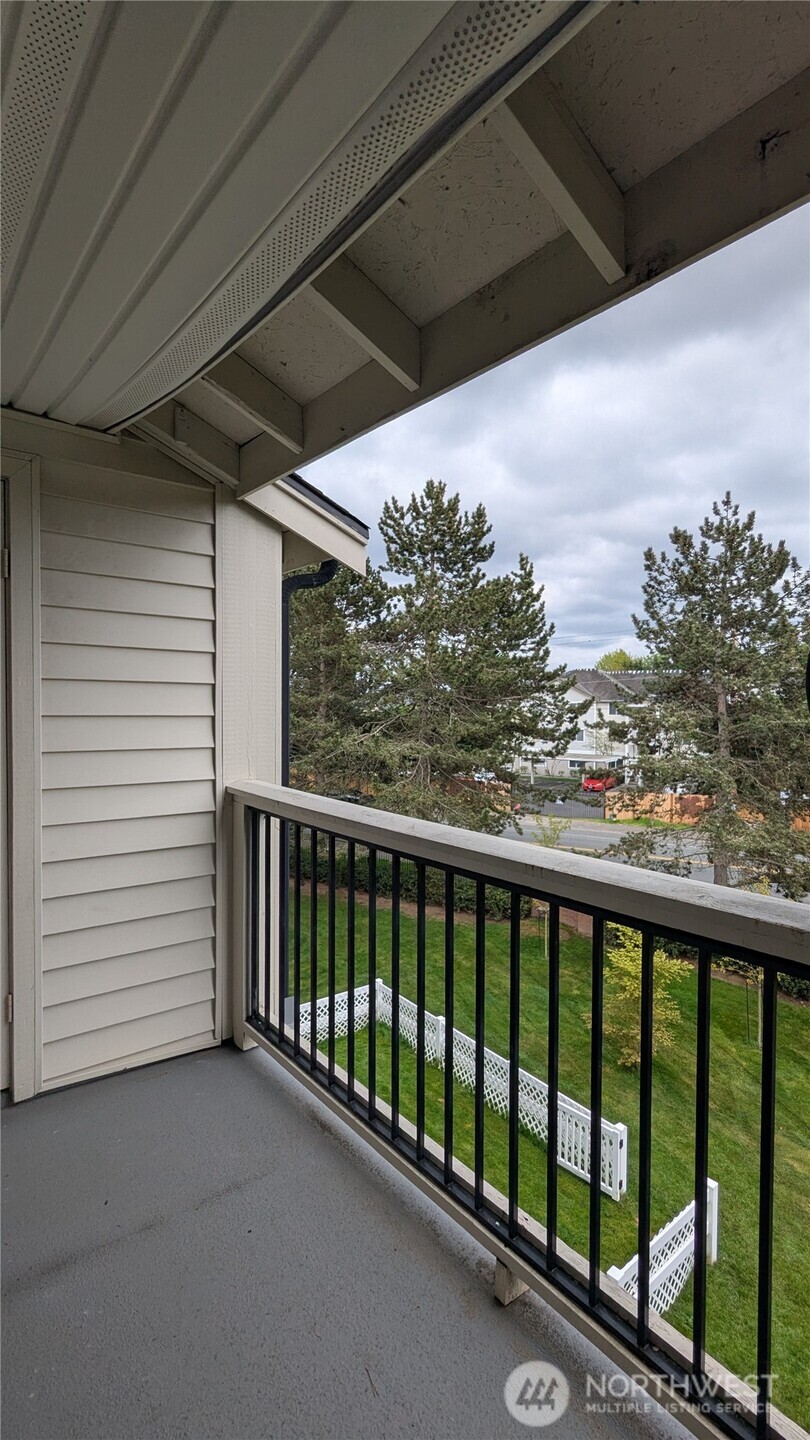 12404 East Gibson Road, Unit P306 Everett, WA 98204 - Photo 12 of 20