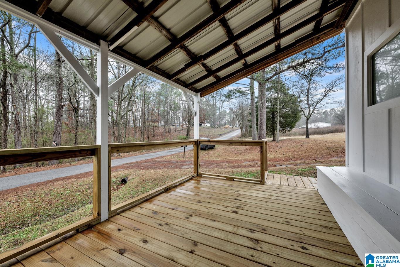 305 Estes Circle Oneonta, AL 35121 - Photo 3 of 21