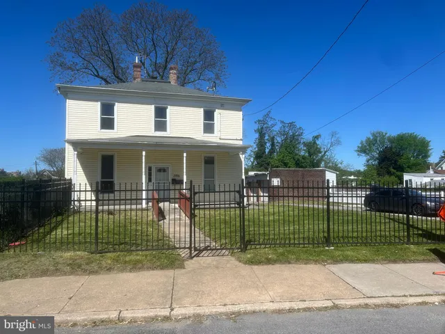 a view of a house in front of a house
