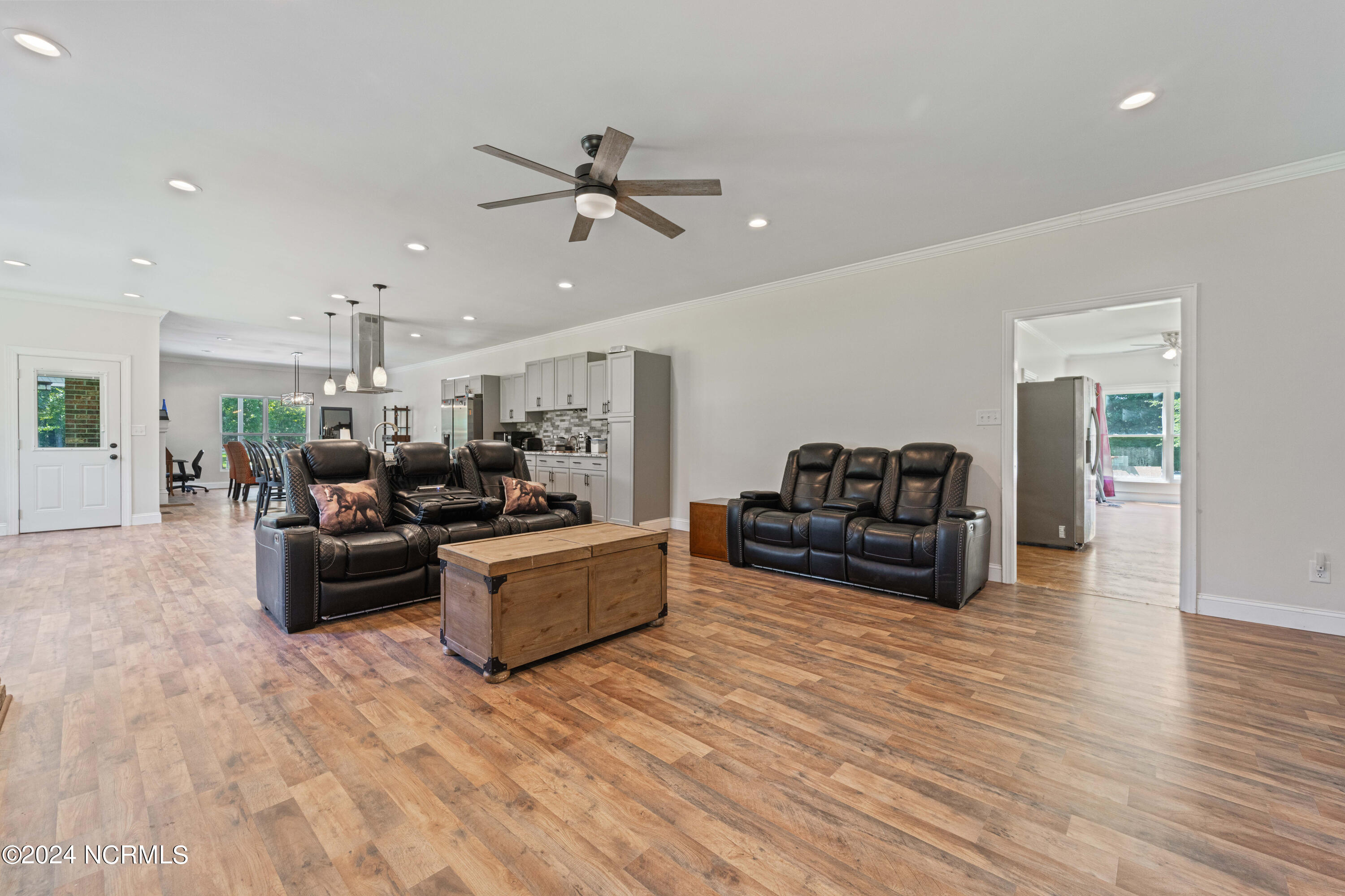 315 Nottingham Road Jacksonville, NC 28546 - Photo 32 of 107 family room 4