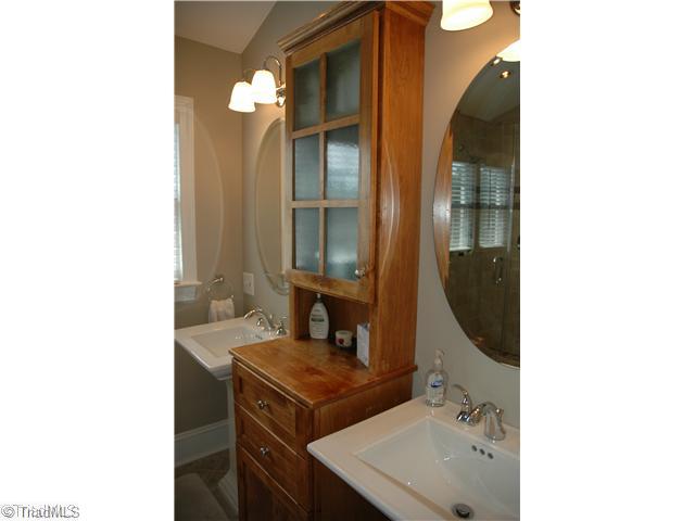 4103 Braddock Road High Point, NC 27265 - Photo 8 of 16 Master Bath/Spa.