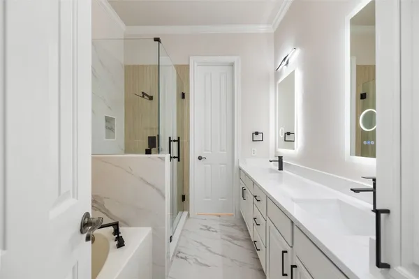 $2,150 | 7134 Mapleridge Street, Unit 3G, Houston, TX 77081