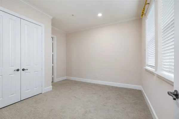 $2,150 | 7134 Mapleridge Street, Unit 3G, Houston, TX 77081