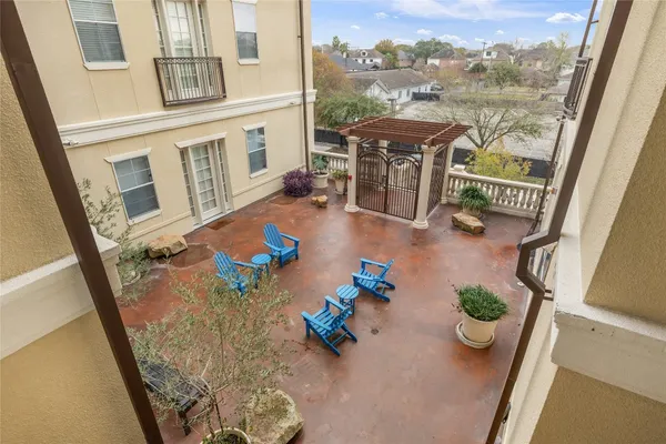 $2,150 | 7134 Mapleridge Street, Unit 3G, Houston, TX 77081
