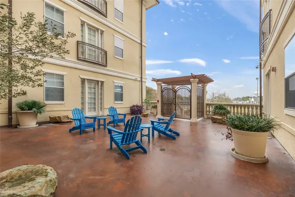 $2,150 | 7134 Mapleridge Street, Unit 3G, Houston, TX 77081