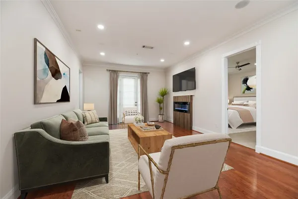 $2,150 | 7134 Mapleridge Street, Unit 3G, Houston, TX 77081