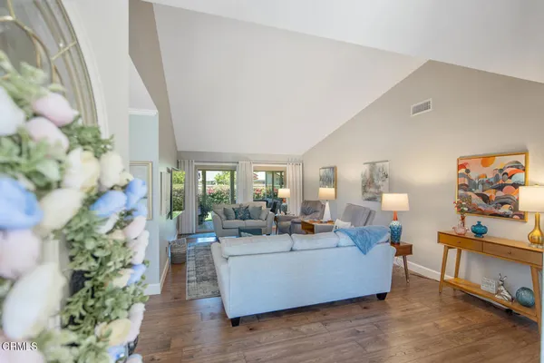 $825,000 | 31330 Village 31, Camarillo, CA 93012