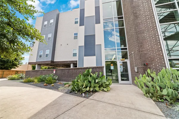 $1,950 | 1011 Studemont Street, Unit 109, Houston, TX 77007