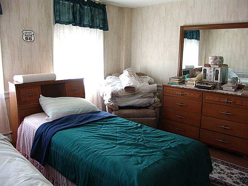 2930 East Main Road Portsmouth, RI 02871 - Photo 16 of 19 Bedroom.