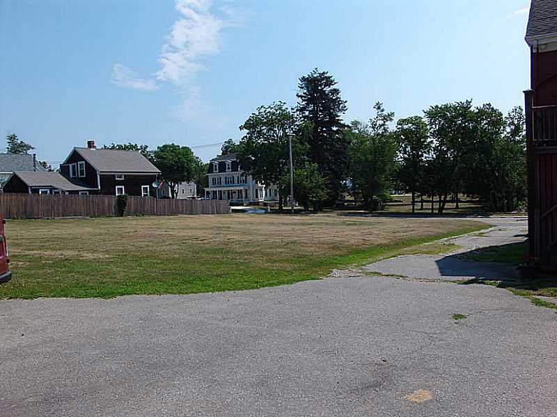 2930 East Main Road Portsmouth, RI 02871 - Photo 5 of 19 Exterior Front.