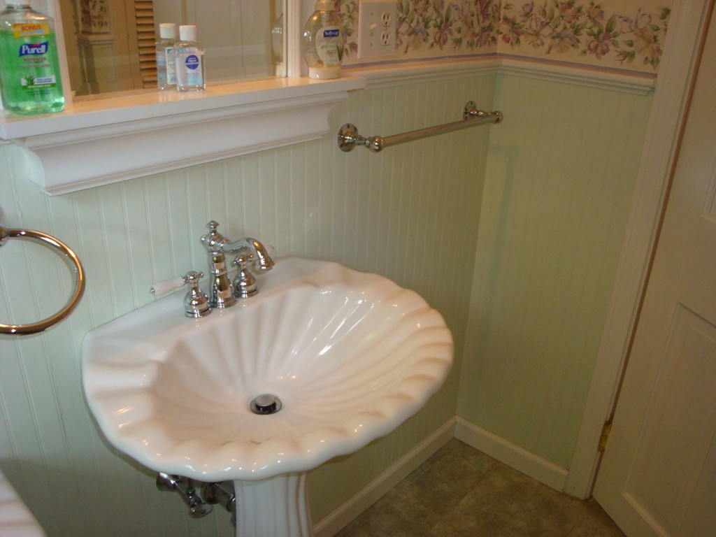 103 Calvin Road North Attleboro, MA 02760 - Photo 14 of 30 Gallery Image 14
