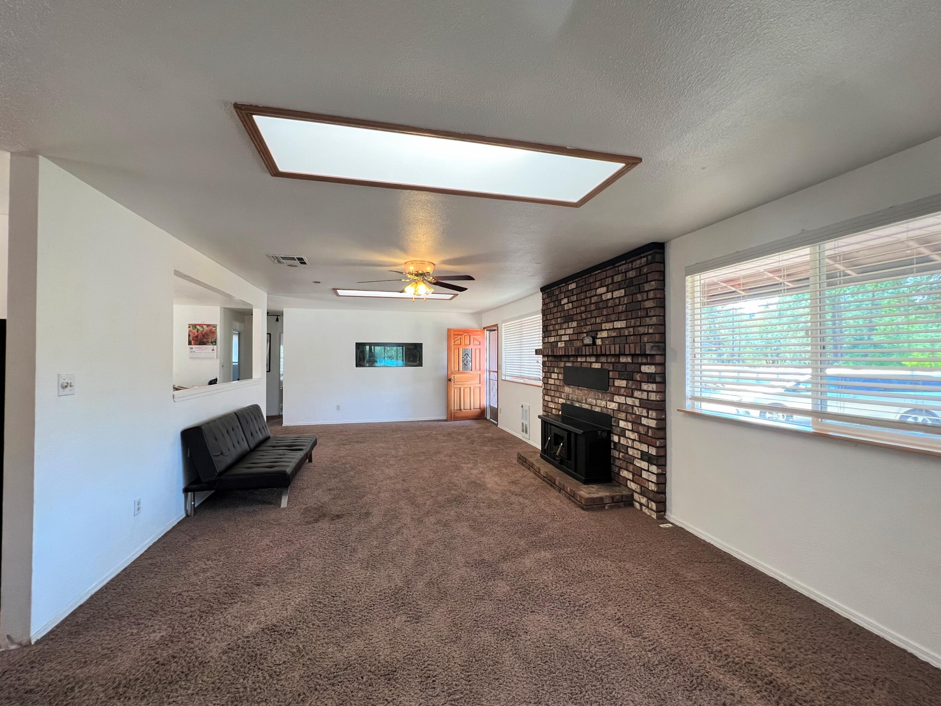 6629 Rockydale Road Cave Junction, OR 97523 - Photo 7 of 38 04-living room