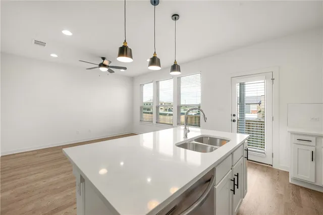 $1,950 | 5160 North A.W. Grimes Boulevard, Unit 190, Round Rock, TX 78665