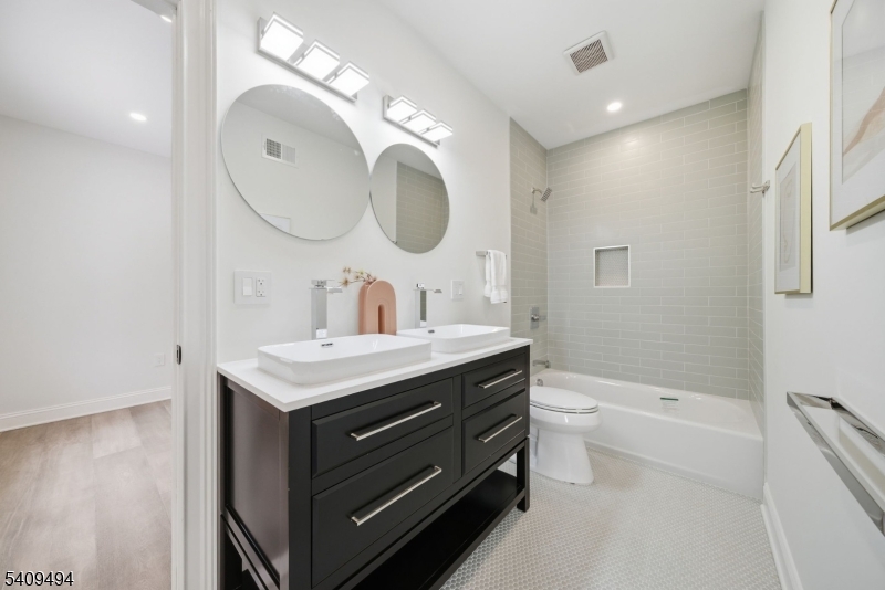 28 Irving Street Montclair, NJ 07042 - Photo 22 of 25