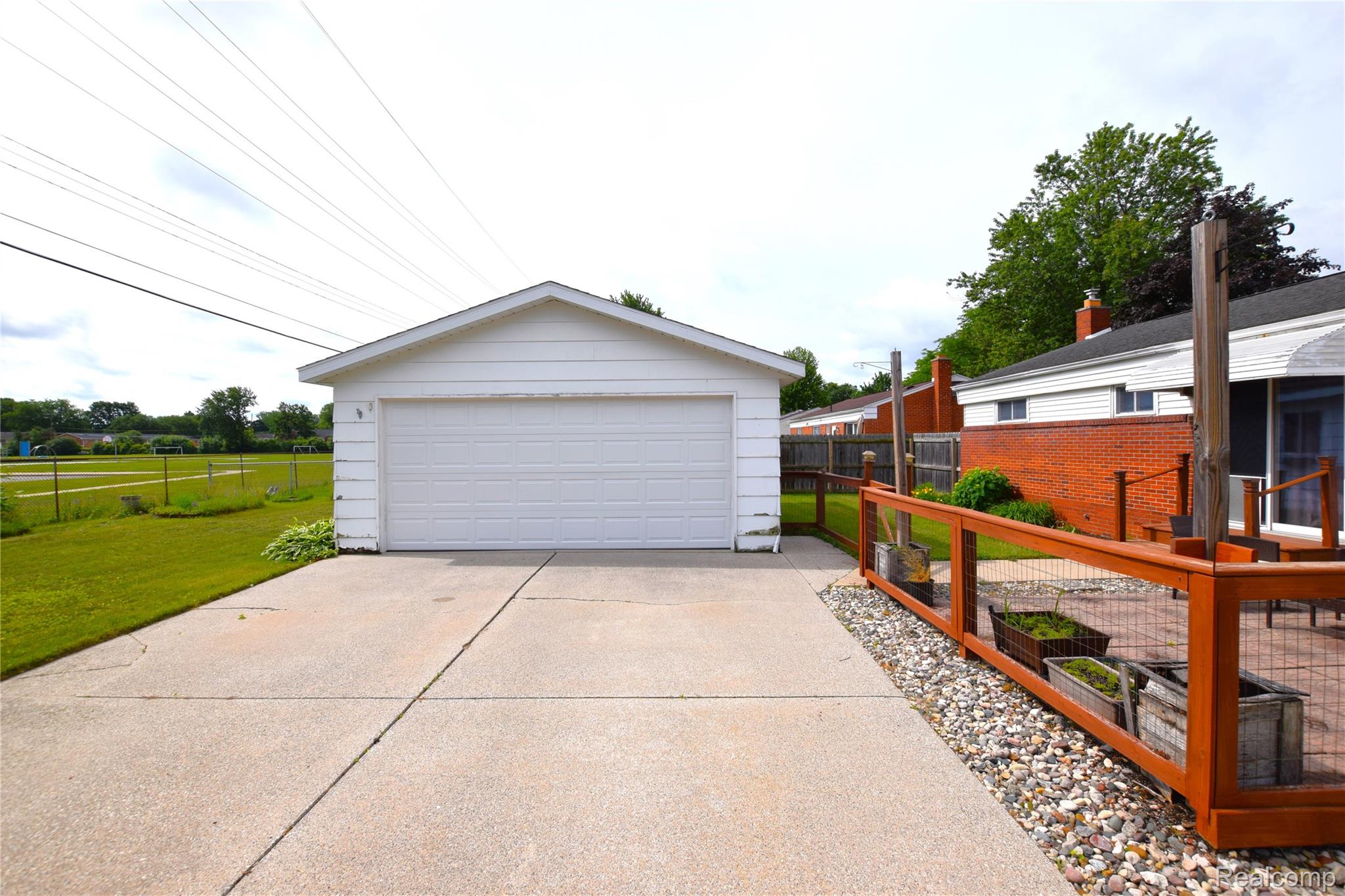 2482 Anderson Road Saginaw, MI 48603 - Photo 4 of 12 Garage.JPG