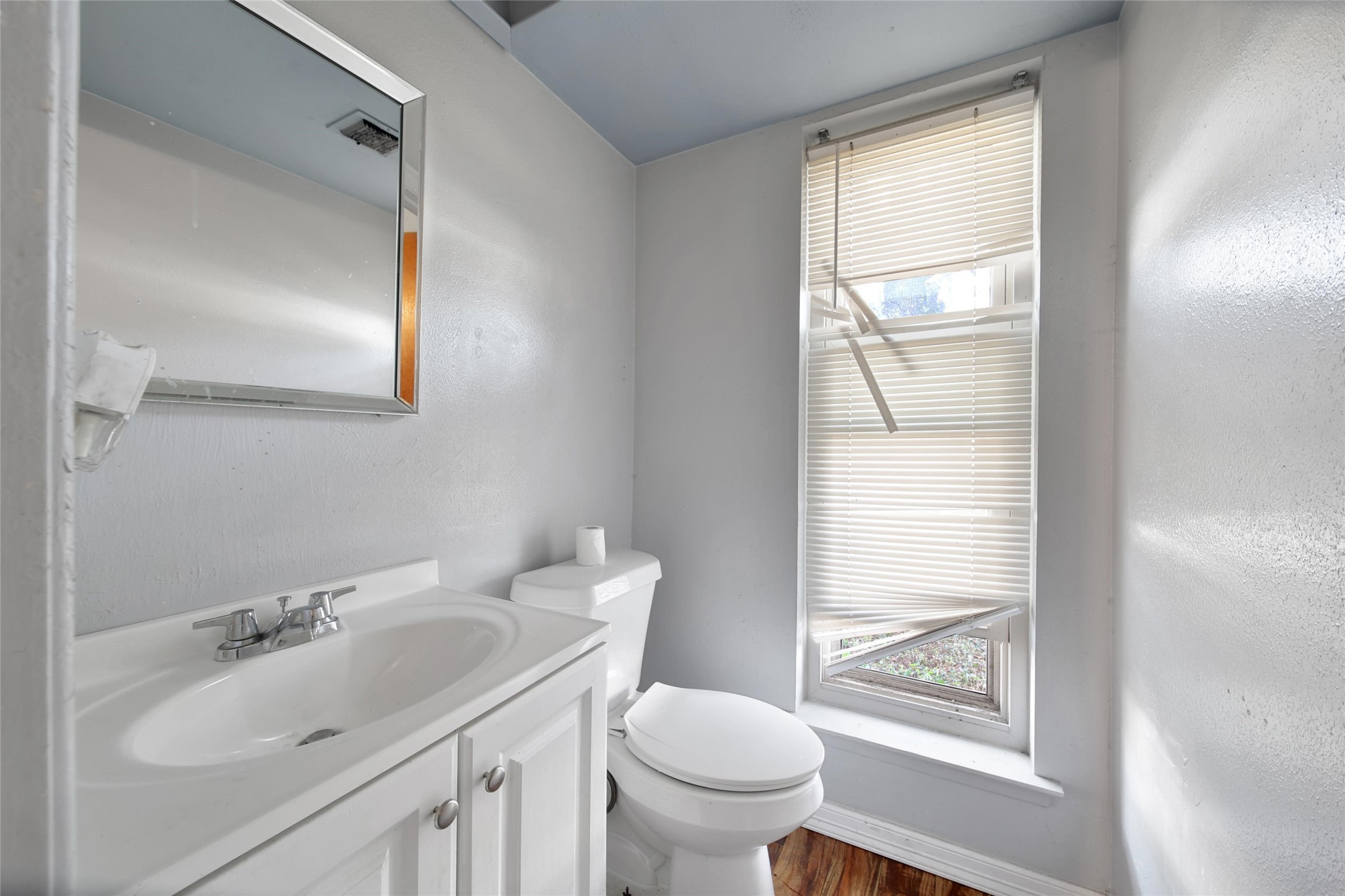 1559 Diplomat Way Houston, TX 77088 - Photo 13 of 17