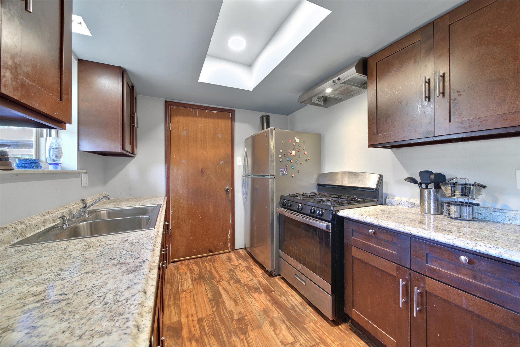 1559 Diplomat Way Houston, TX 77088 - Photo 6 of 17