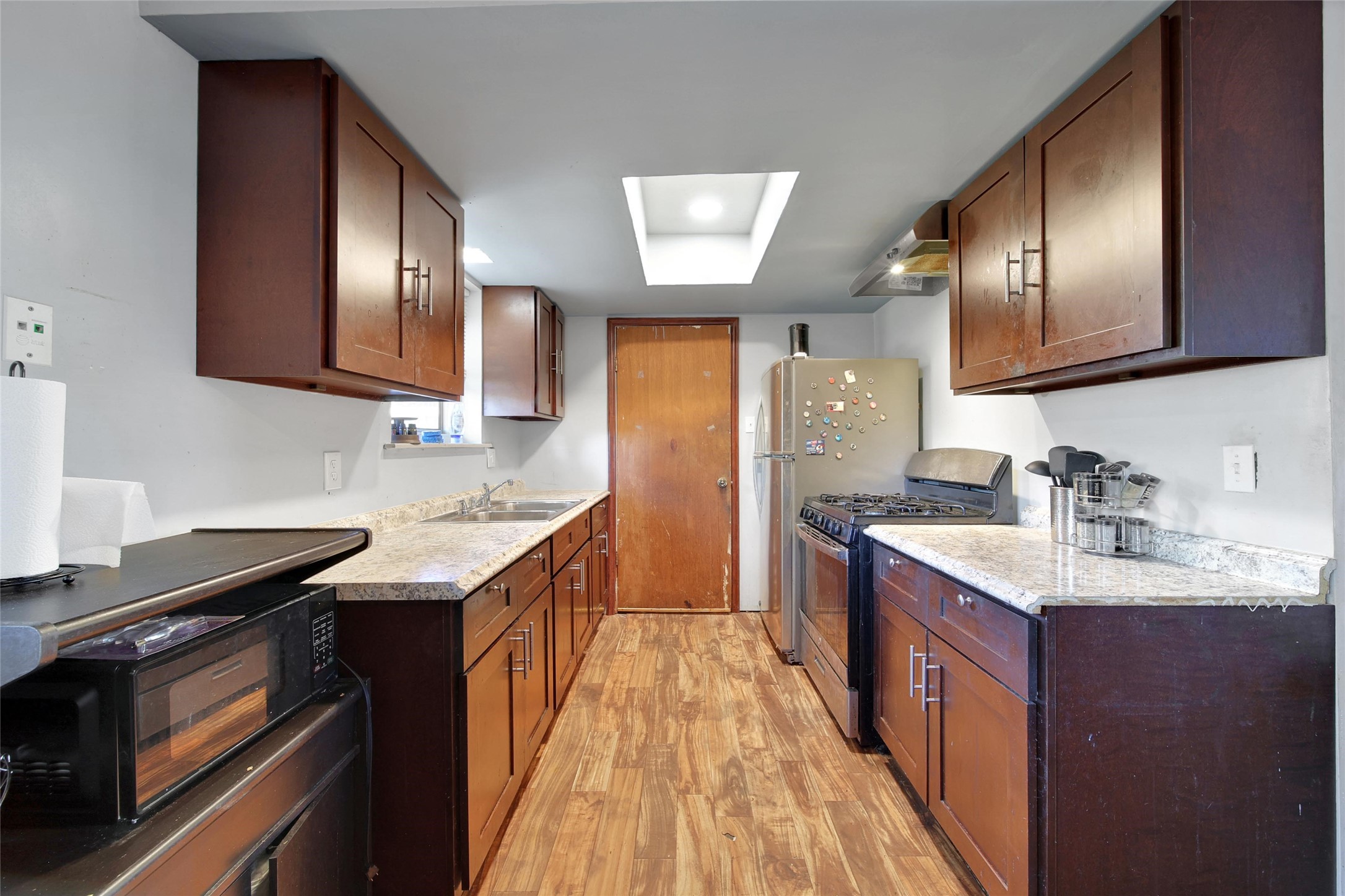 1559 Diplomat Way Houston, TX 77088 - Photo 8 of 17