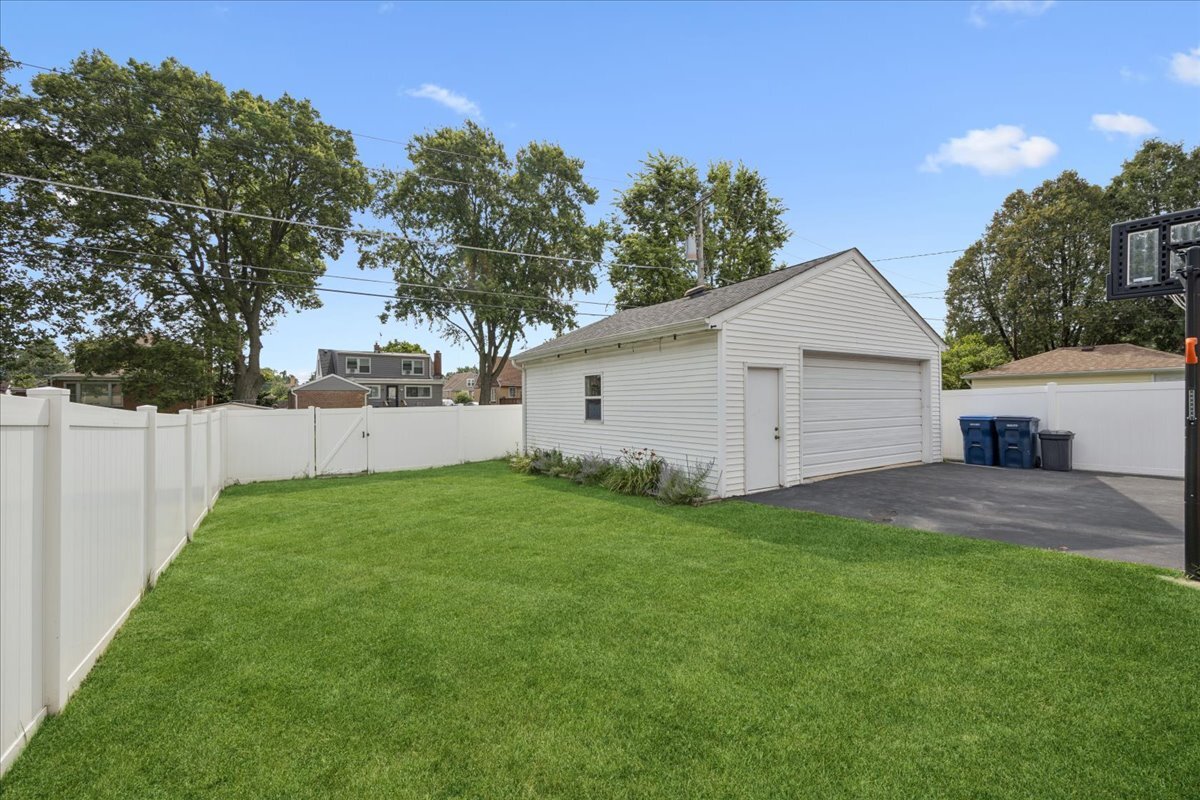 1527 North Wolf Road Berkeley, IL 60163 - Photo 19 of 23 Gallery Image 19