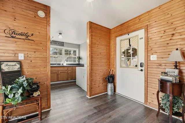 $575,000 | 109 Oakview Drive, Kingston, TN 37763