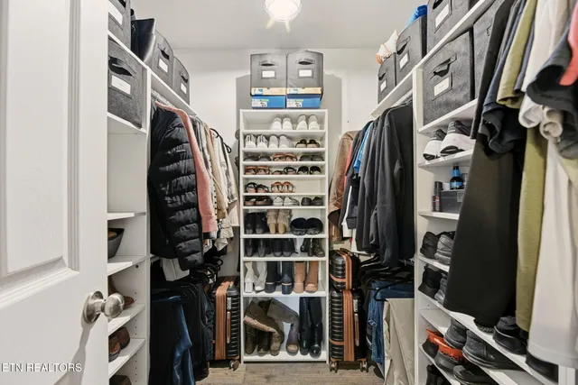 $575,000 | 109 Oakview Drive, Kingston, TN 37763