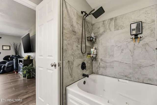 $575,000 | 109 Oakview Drive, Kingston, TN 37763