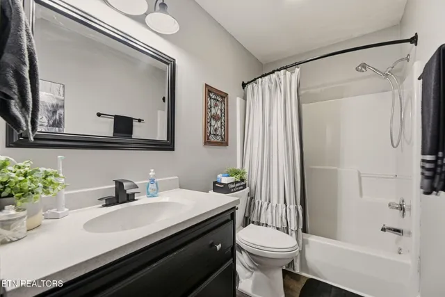 $575,000 | 109 Oakview Drive, Kingston, TN 37763