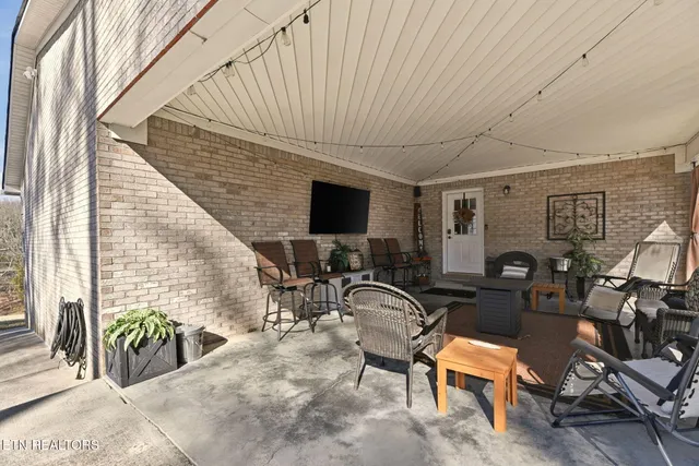 $575,000 | 109 Oakview Drive, Kingston, TN 37763