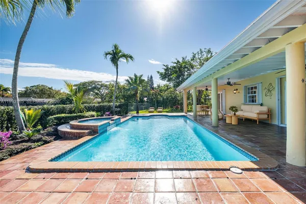 $2,249,000 | 11401 Southwest 72nd Place, Pinecrest, FL 33156