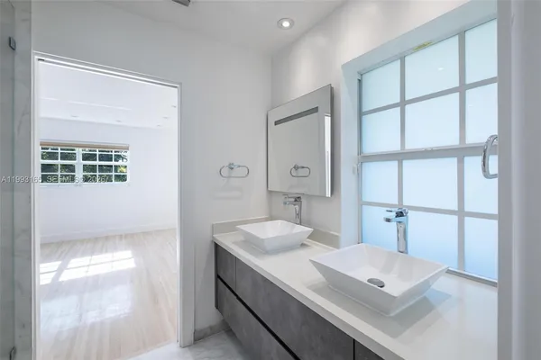 $2,249,000 | 11401 Southwest 72nd Place, Pinecrest, FL 33156