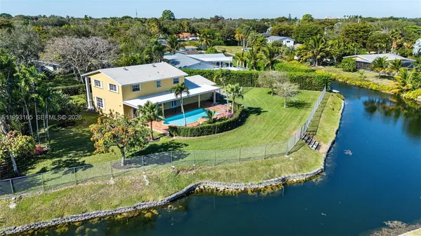 $2,249,000 | 11401 Southwest 72nd Place, Pinecrest, FL 33156