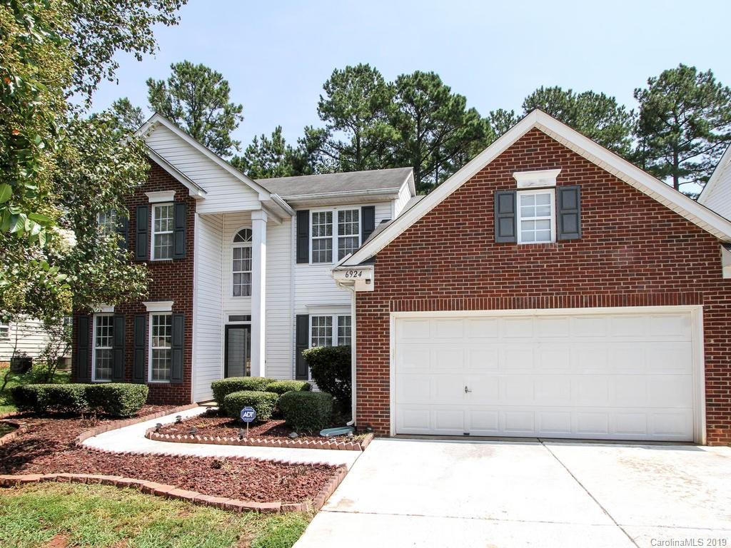 6924 Reedy Creek Road Charlotte, NC 28215 - Photo 47 of 47 a view of a house with yard and plants