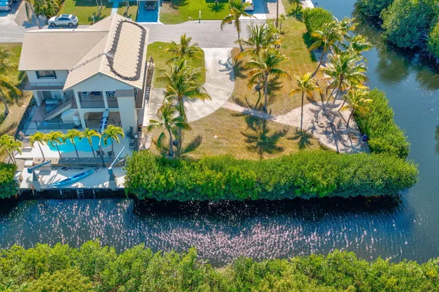$1,199,000 | 30329 Heron Lane, Big Pine Key, FL 33043
