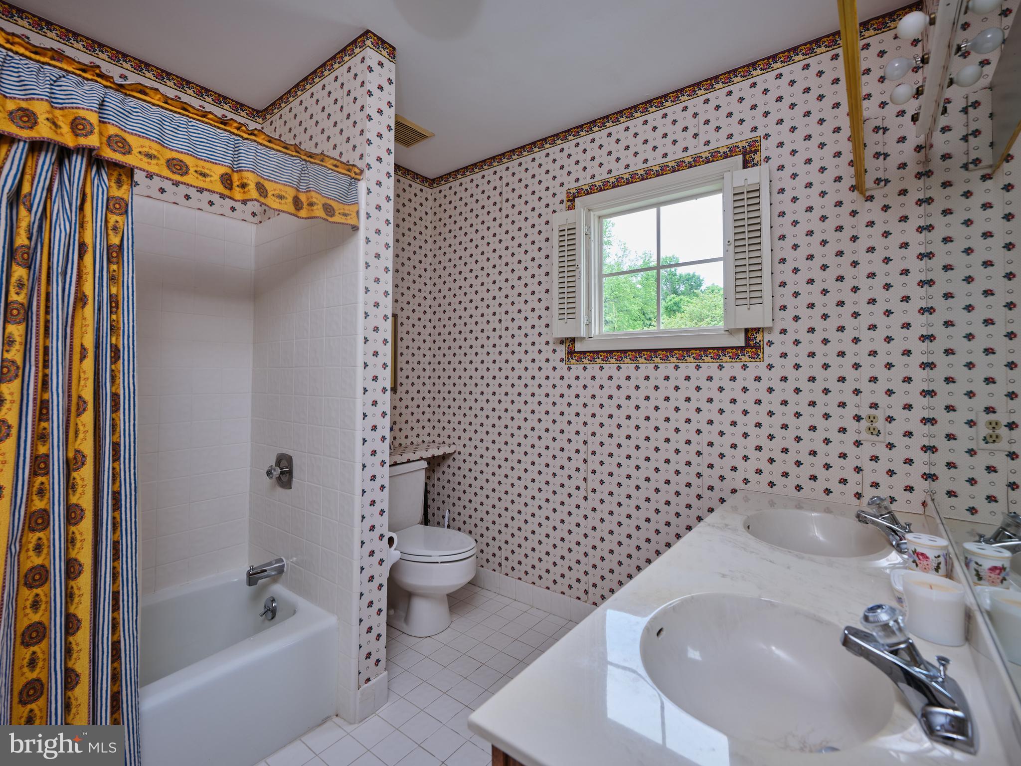 220 Hedgemere Drive Devon, PA 19333 - Photo 28 of 34 Hall Bathroom