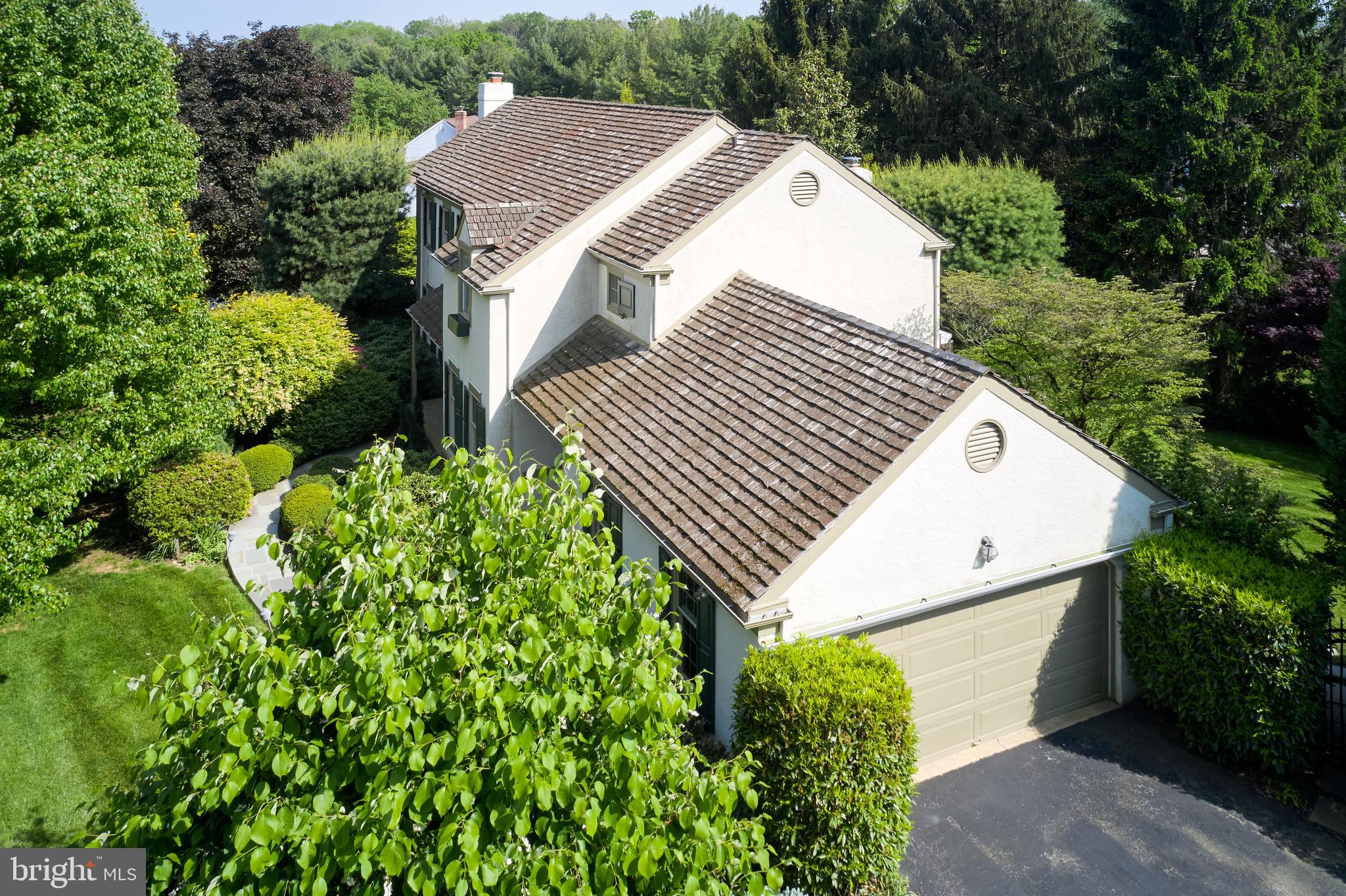 220 Hedgemere Drive Devon, PA 19333 - Photo 33 of 34 Side approach