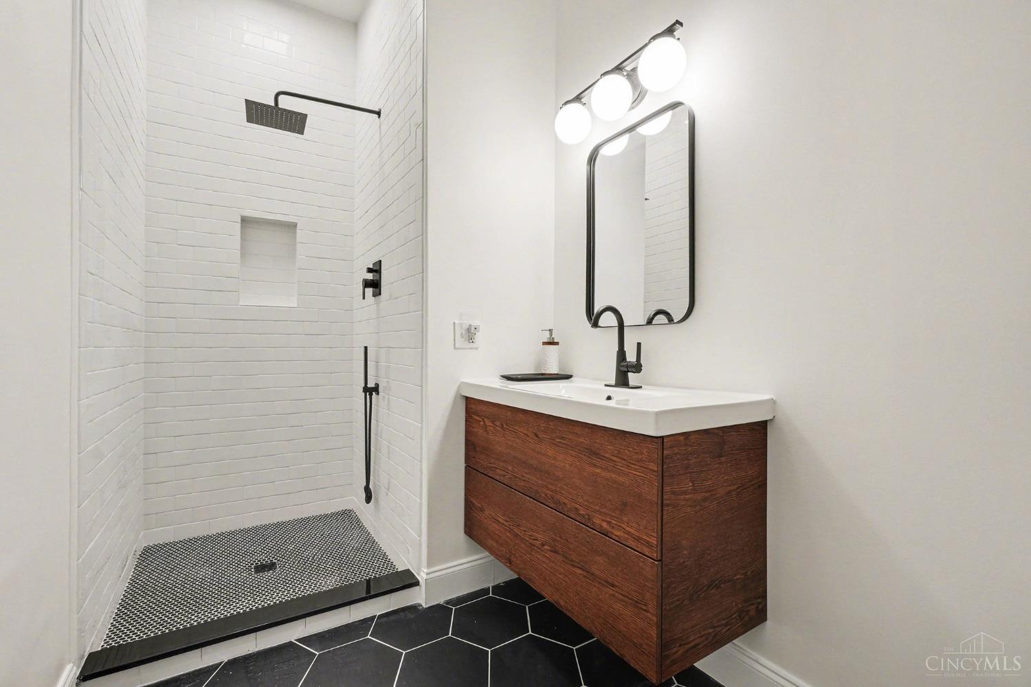 2279 Loth Street Cincinnati, OH 45219 - Photo 18 of 29